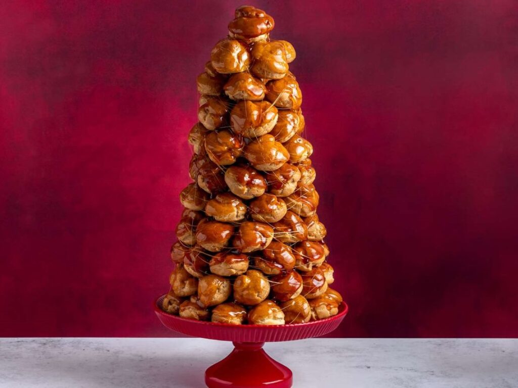 کروکمبوش (Croquembouche)
